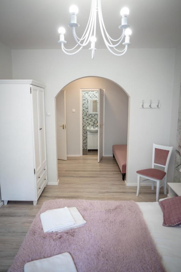 Gyula Panzio Hotell Exteriör bild