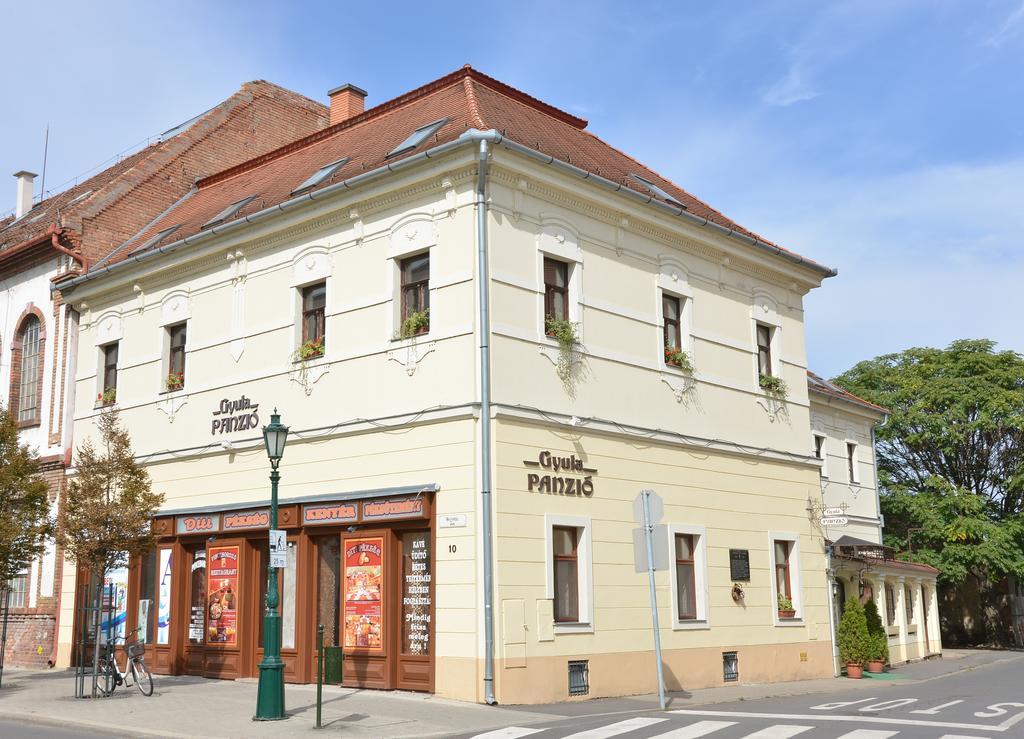 Gyula Panzio Hotell Exteriör bild