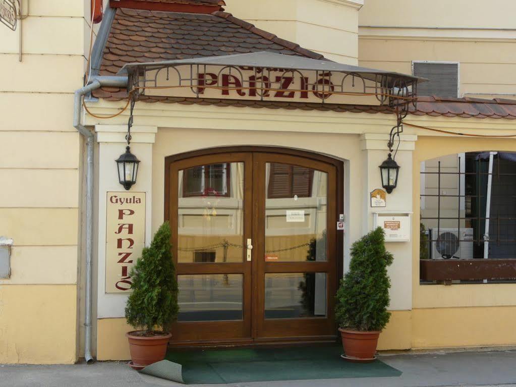 Gyula Panzio Hotell Exteriör bild