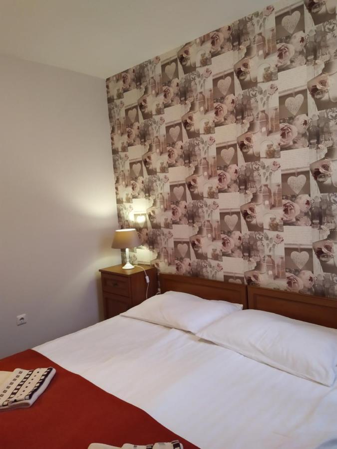 Gyula Panzio Hotell Exteriör bild
