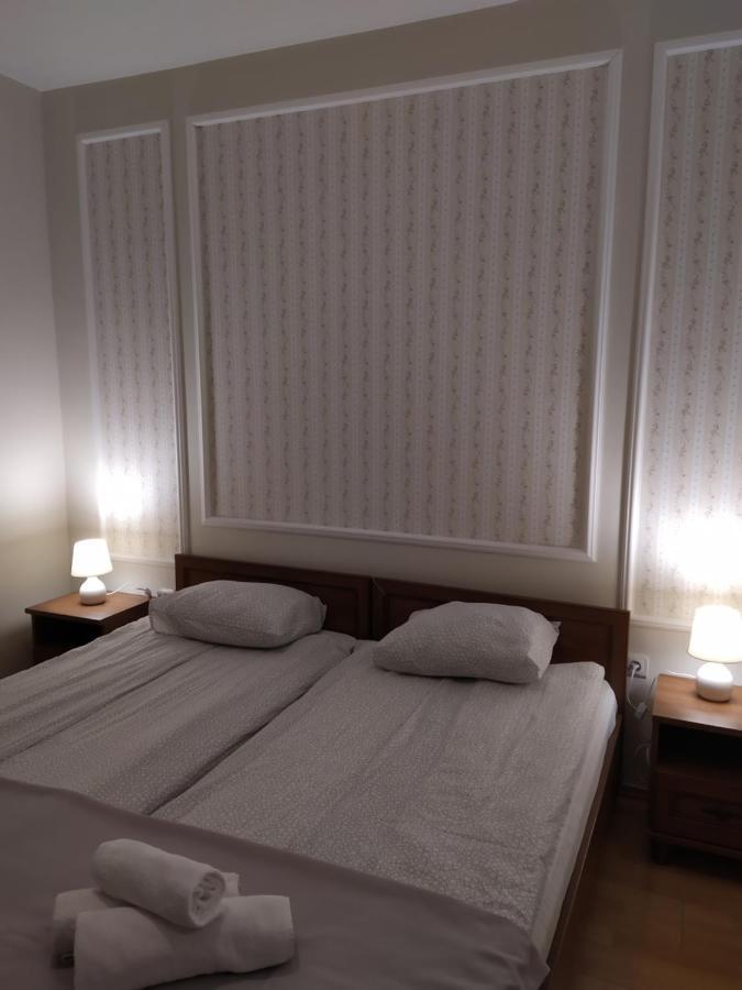 Gyula Panzio Hotell Exteriör bild